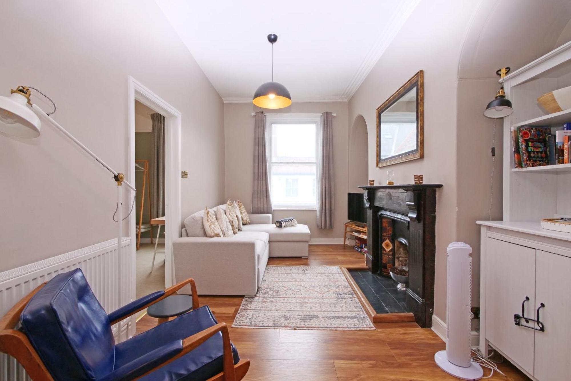 Fifth Quarter Apartment With Free Parking York Exterior photo